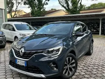 Usata Renault Captur Techno 101 CV (74 kW) 2023 Blu SUV