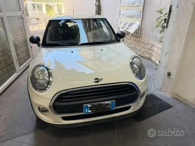 Usata Mini ONE 75 CV (55 kW) 2016 Bianco Utilitaria