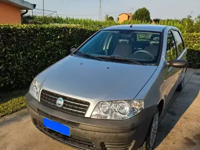 Usata Fiat Punto 60 CV (44 kW) 2006 Grigio Utilitaria