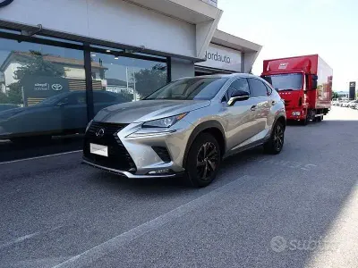 Usata Lexus NX300h 197 CV (144 kW) 2022 Grigio SUV