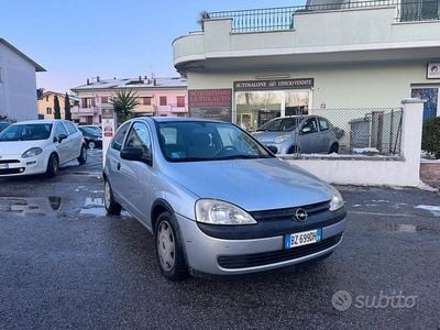 Usata Opel Corsa Comfort 58 CV (42 kW) 2002 Grigio Berlina