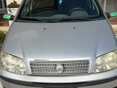 Usata Fiat Punto 69 CV (50 kW) 2005 Grigio Utilitaria