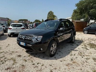 Nero Usata 2017 Dacia Duster Lauréate SUV | 8990 € (Buon prezzo)