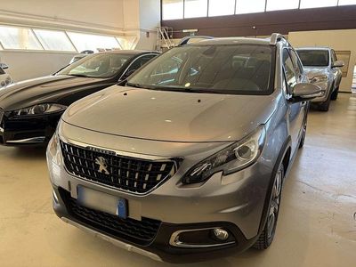 Usata Peugeot 2008 Allure 102 CV (75 kW) 2019 Argento SUV