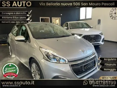 Usata Peugeot 208 Allure 75 CV (55 kW) 2017 Grigio Utilitaria