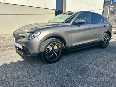 Usata Alfa Romeo Stelvio 209 CV (153 kW) 2019 Grigio SUV