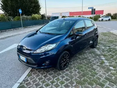 Usata Ford Fiesta 69 CV (50 kW) 2012 Bluazzurro Berlina