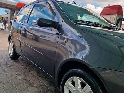 Usata Fiat Punto 69 CV (50 kW) 2003 Grigio Utilitaria