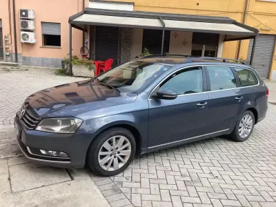 Usata VW Passat 140 CV (102 kW) 2012 Grigio Station wagon
