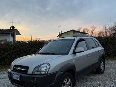 Usata Hyundai Tucson Active 140 CV (102 kW) 2006 Grigio SUV