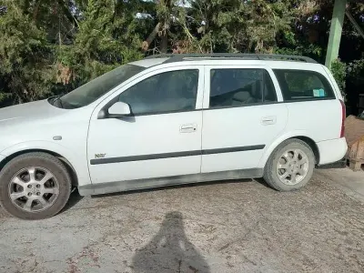 Usata Opel Astra 75 CV (55 kW) 2003 Bianco Station wagon