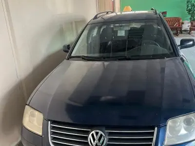 Usata VW Passat 110 CV (80 kW) 2004 Blu Station wagon