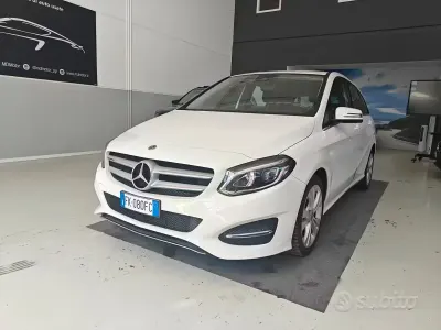 Usata Mercedes B180 109 CV (80 kW) 2017 Bianco Utilitaria