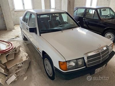 Usata Mercedes 190 72 CV (52 kW) 1984 Bianco Berlina