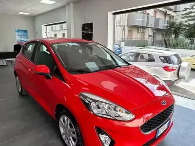 Usata Ford Fiesta 86 CV (63 kW) 2020 Rosso Utilitaria