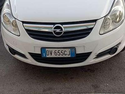 Usata Opel Corsa Enjoy 75 CV (55 kW) 2009 Bianco Berlina