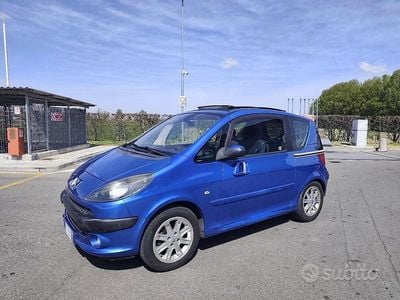 Begagnad Peugeot 1007 109 HK (80 kW) 2005 Blå Minibuss