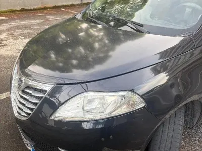 Usata Lancia Ypsilon 60 CV (44 kW) 2015 Nero Utilitaria