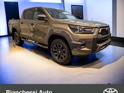 usata Toyota HiLux 2.D-4D A/T 4WD porte Double Cab Invincible nuova a Cremona