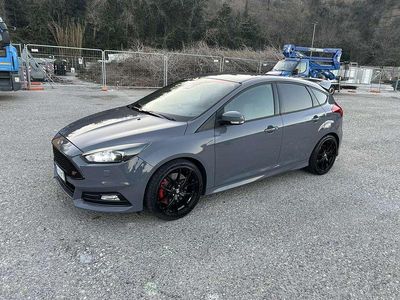 Usata Ford Focus ST 250 CV (183 kW) 2016 Berlina