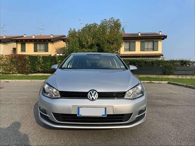 Używany VW Golf VII Comfortline 110 KM (80 kW) 2015 Srebrny Sedan/Limuzyna