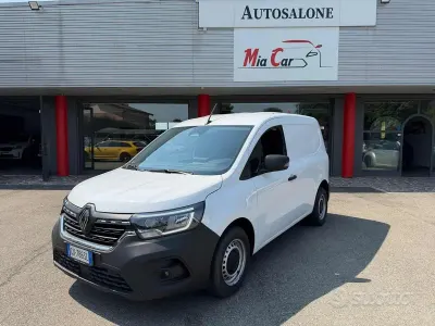Usata Renault Kangoo 95 CV (69 kW) 2024 Bianco Monovolume