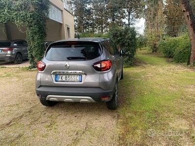 Usata Renault Captur 90 CV (66 kW) 2017 Grigio SUV