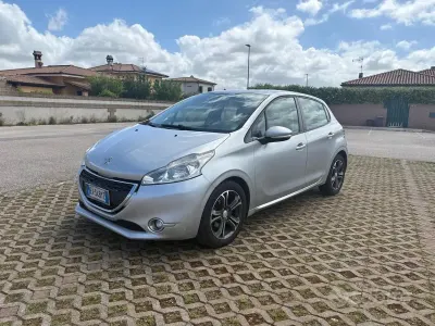 Usata Peugeot 208 Active 95 CV (69 kW) 2015 Grigio Utilitaria