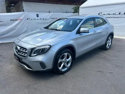 Gebraucht Mercedes GLA220 Premium 176 PS (129 kW) 2018 Grau SUV