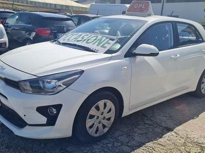 Usata Kia Rio 84 CV (61 kW) 2022 Bianco Berlina