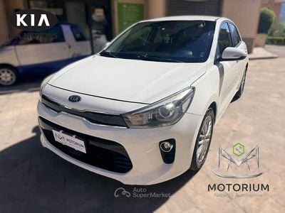 Usata Kia Rio 90 CV (66 kW) 2017 Bianco Berlina