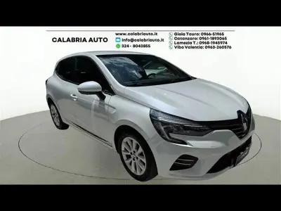 Begagnad Renault Clio V Intens 140 HK (102 kW) 2023 Vit