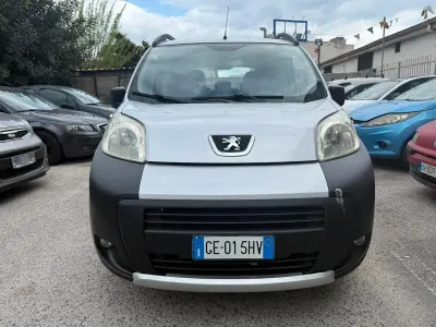 Usata Peugeot Bipper Outdoor 74 CV (54 kW) 2013 Grigio Monovolume