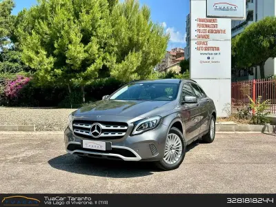 Usata Mercedes GLA200 Business 136 CV (100 kW) 2019 Grigio SUV