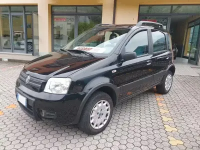 Second-hand Fiat Panda 4x4 Climbing 60 CP (44 kW) 2006 Negru Hatchback