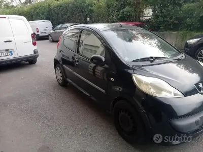 Usata Peugeot 107 54 CV (39 kW) 2007 Nero Utilitaria
