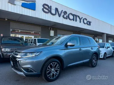 Usata Mitsubishi Outlander Plus 150 CV (110 kW) 2016 Grigio SUV