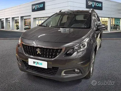 Usata Peugeot 2008 Signature Sky 102 CV (75 kW) 2019 Grigio SUV