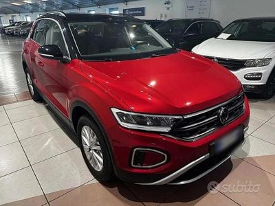 Occasion VW T-Roc Life 110 PK (80 kW) 2022 Rood SUV