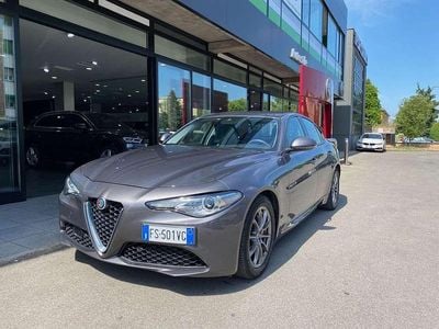 Usata Alfa Romeo Giulia Executive 190 CV (139 kW) 2018 Grigio scuro Berlina