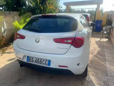 Usata Alfa Romeo Giulietta 109 CV (80 kW) 2013 Bianco Utilitaria