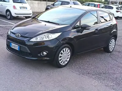 Usata Ford Fiesta Titanium 97 CV (71 kW) 2010 Nero Berlina