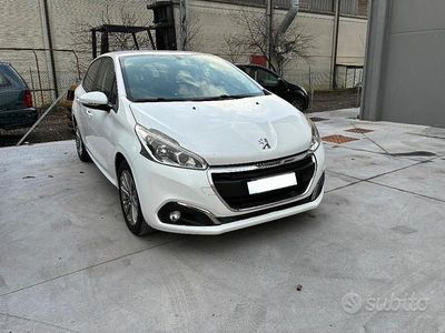 Usata Peugeot 208 82 CV (60 kW) 2016 Bianco Utilitaria
