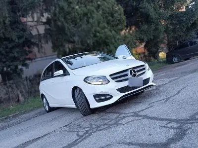 Usata Mercedes B180 109 CV (80 kW) 2017 Utilitaria