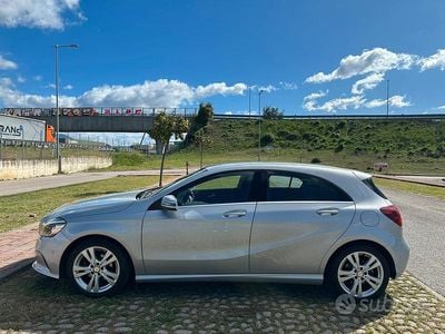Usata Mercedes A180 109 CV (80 kW) 2016 Grigio Berlina
