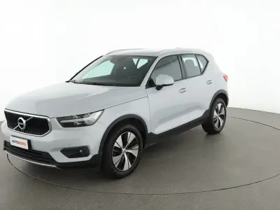Usata Volvo XC40 Momentum 150 CV (110 kW) 2020 Argento SUV