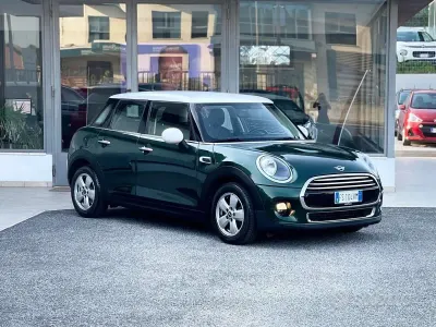 Usata Mini Cooper D 116 CV (85 kW) 2018 Verde Utilitaria