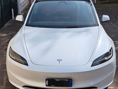 Usata Tesla Model 3 RWD 235 kW (320 CV) 2025 Bianco Berlina
