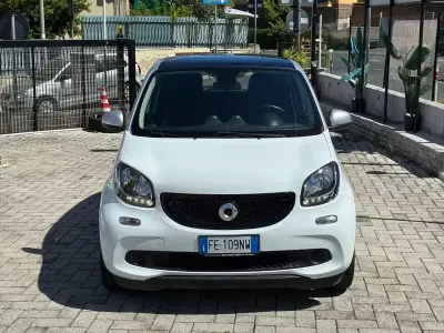 Usata Smart ForFour 71 CV (52 kW) 2016 Bianco Utilitaria