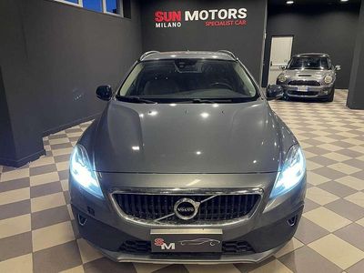 Usata Volvo V40 Plus 120 CV (88 kW) 2018 Grigio Utilitaria